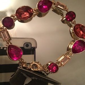 Beautiful crystal pink bracelet so pretty!